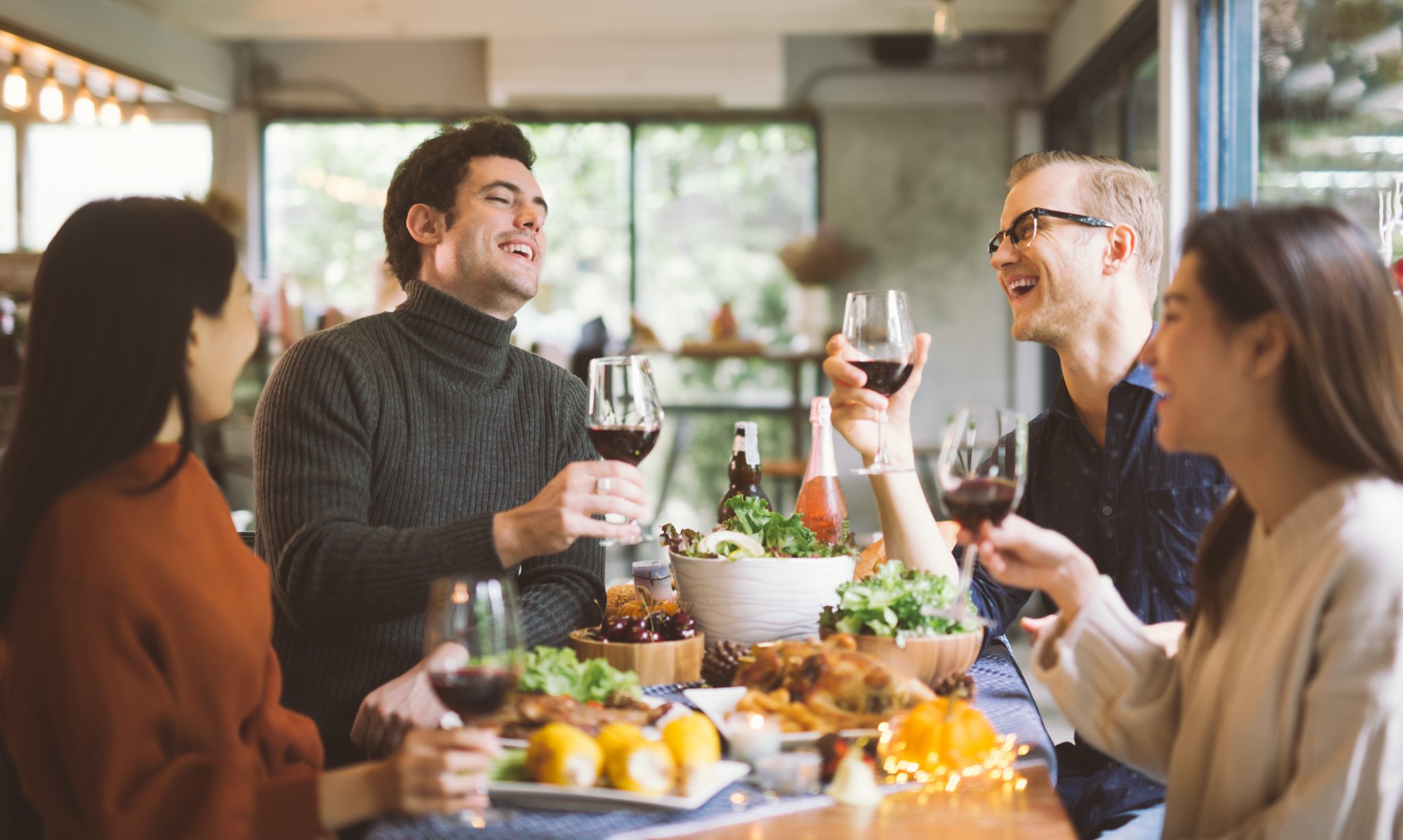10 Tips on How to Host the Perfect Thanksgiving Celebration Your